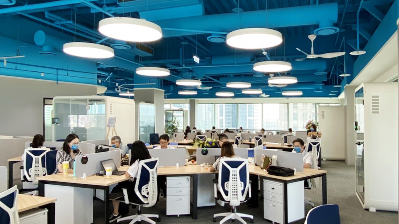 透過高雄據點的「AUO解決方案研發中心」建置，期強化南部人才的延攬及培育